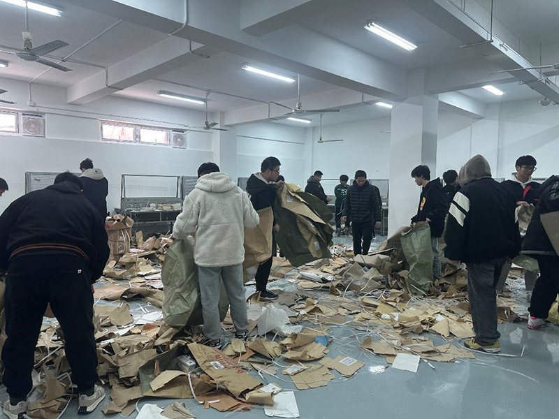機電工程學院212322班學生組織開展志愿服務活動