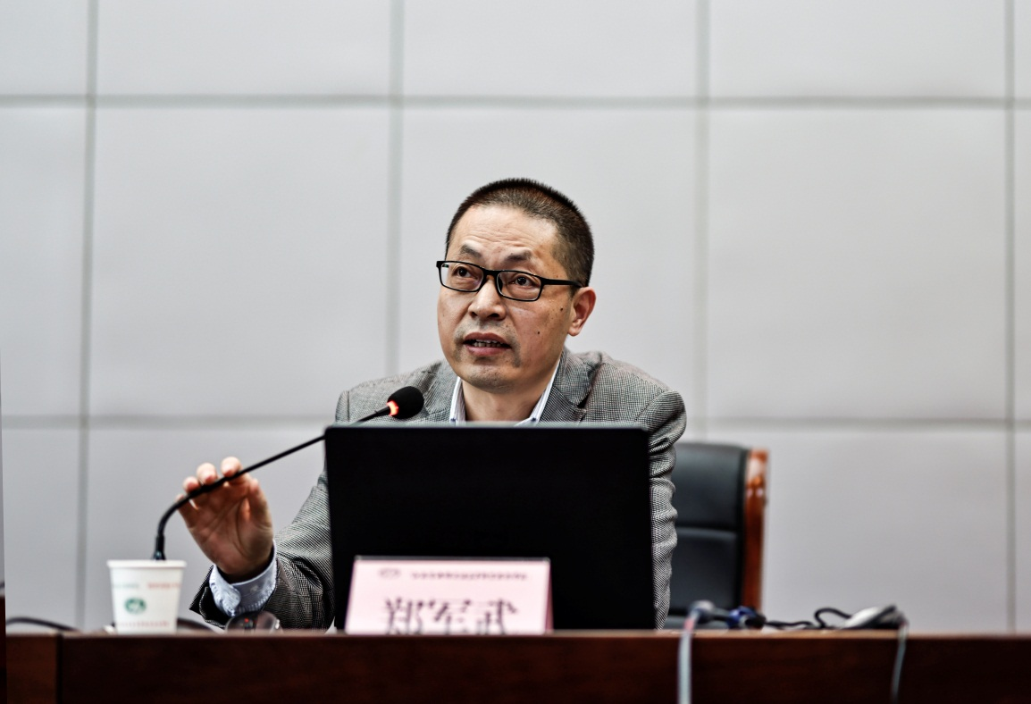 學(xué)校舉行《職業(yè)學(xué)校學(xué)生如何提高職業(yè)崗位 能力素養(yǎng)》校級學(xué)術(shù)講座