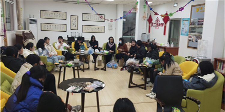 迎新春 展未來(lái) ——我校學(xué)生社團(tuán)手工坊召開年度總結(jié)會(huì)